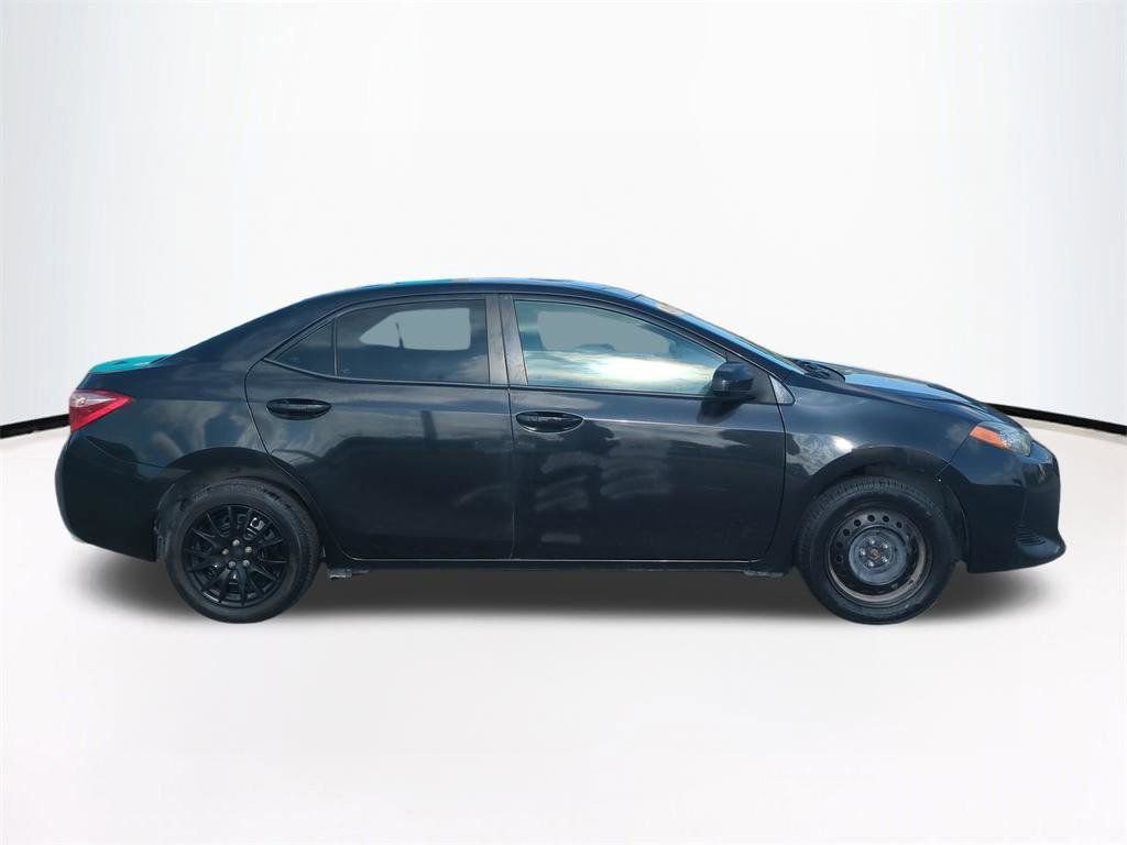 Used 2018 Toyota Corolla LE FWD image 4