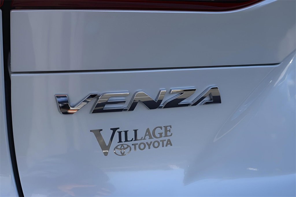 Certified 2024 Toyota Venza XLE image 24