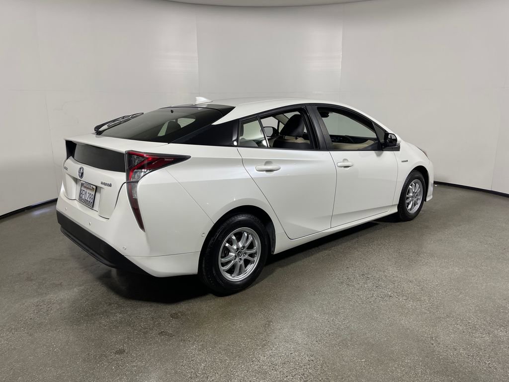 Certified 2018 Toyota Prius Three FWD image 3