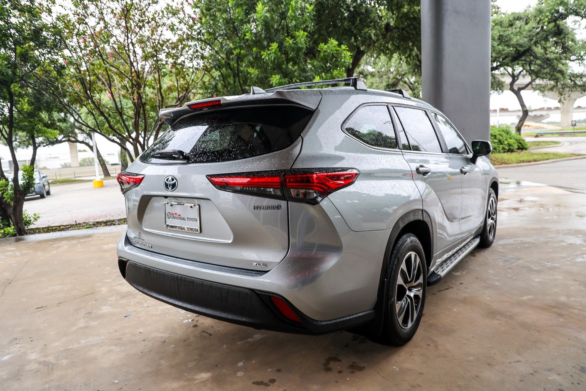 Used 2023 Toyota Highlander XLE FWD image 7
