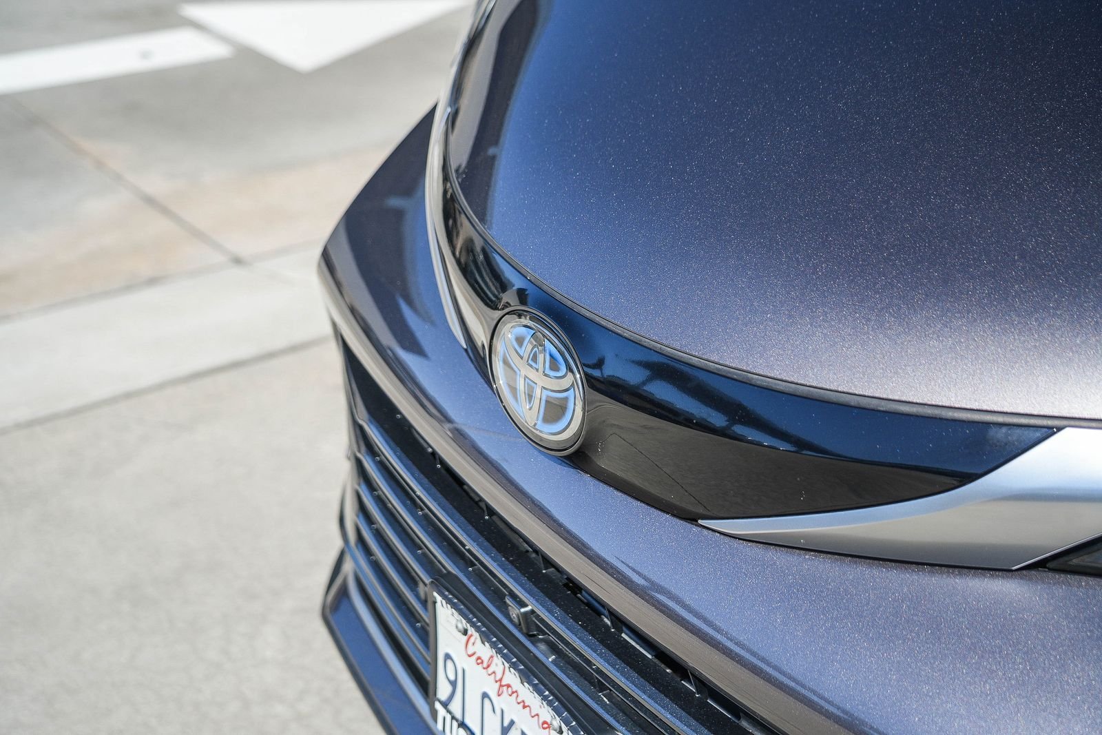 Certified 2024 Toyota Sienna Platinum FWD image 3