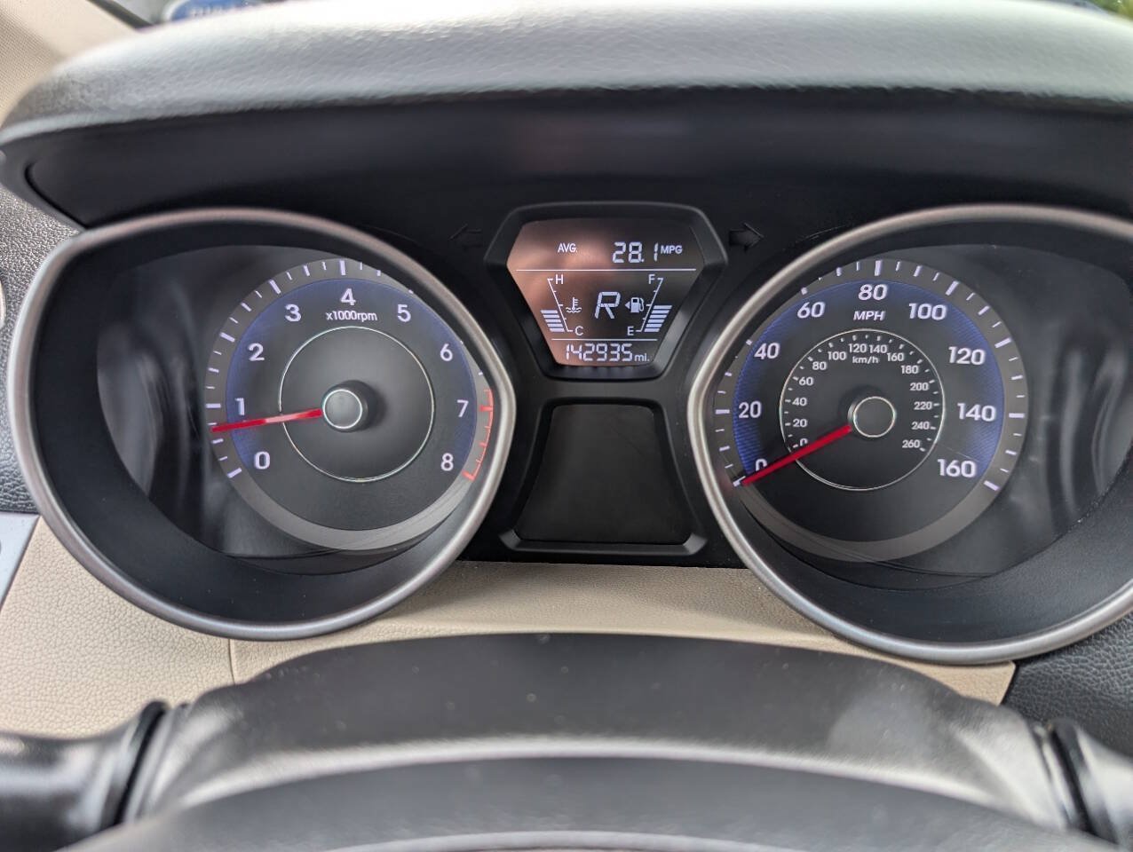 Used 2015 Hyundai Elantra SE w/ Option Group 02 FWD image 17
