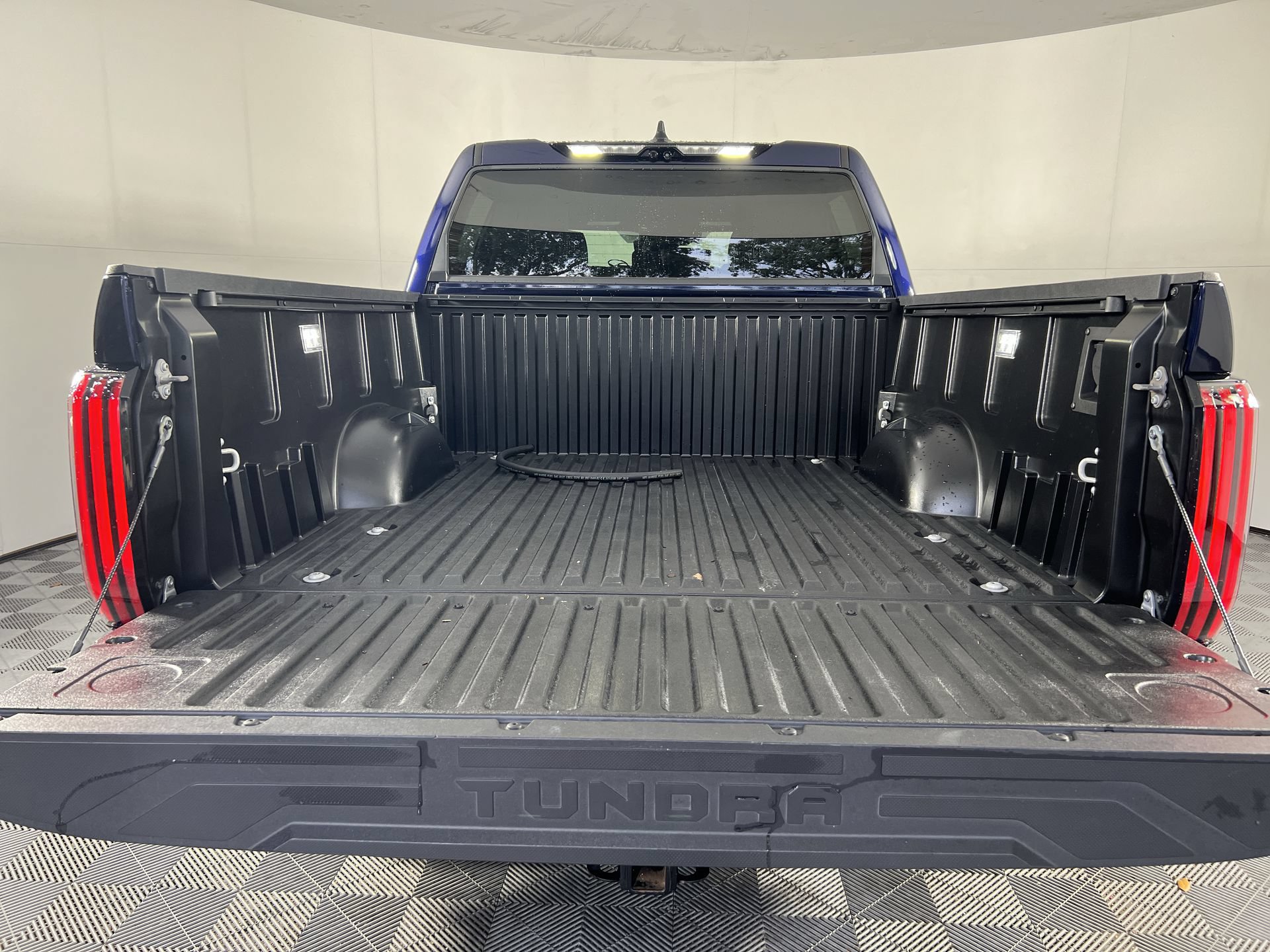 Used 2022 Toyota Tundra Platinum RWD image 35