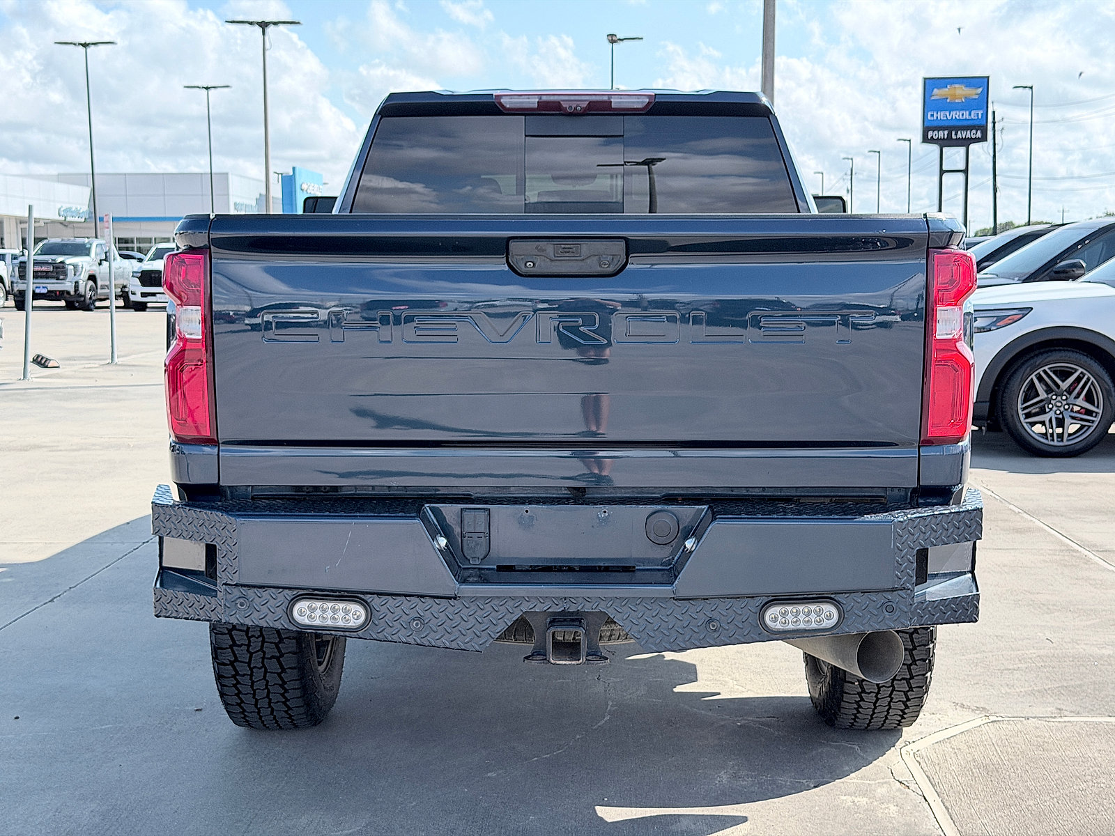 Used 2022 Chevrolet Silverado 2500 High Country w/ Technology Package AWD/4WD image 6