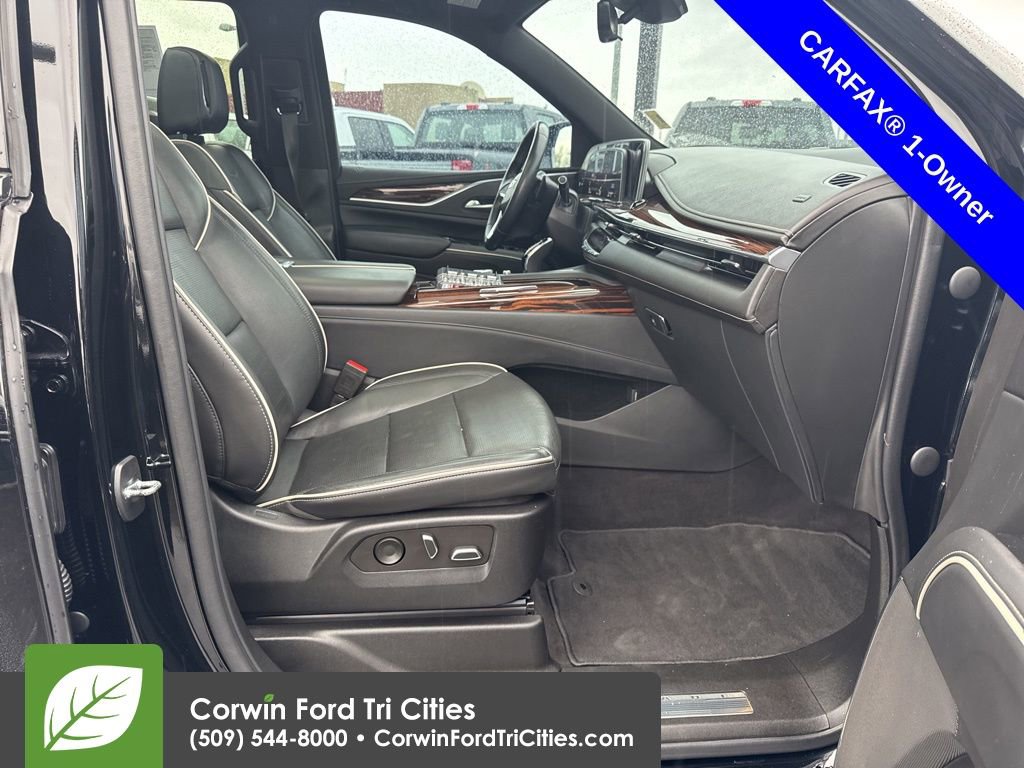 Used 2022 Cadillac Escalade Premium Luxury image 9