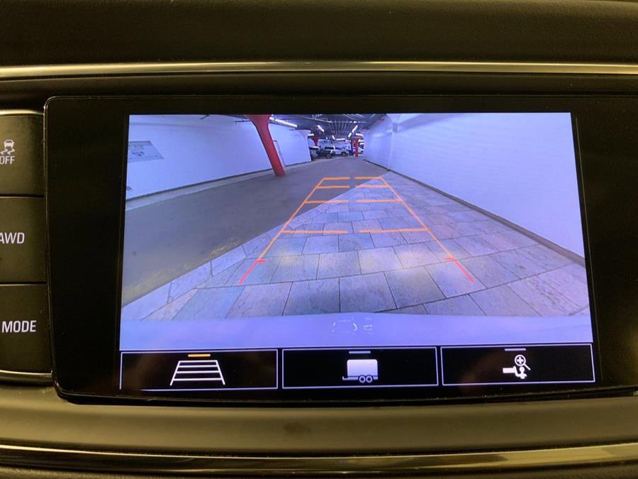 Used 2020 Buick Enclave Premium w/ Sun and Sites Package image 41