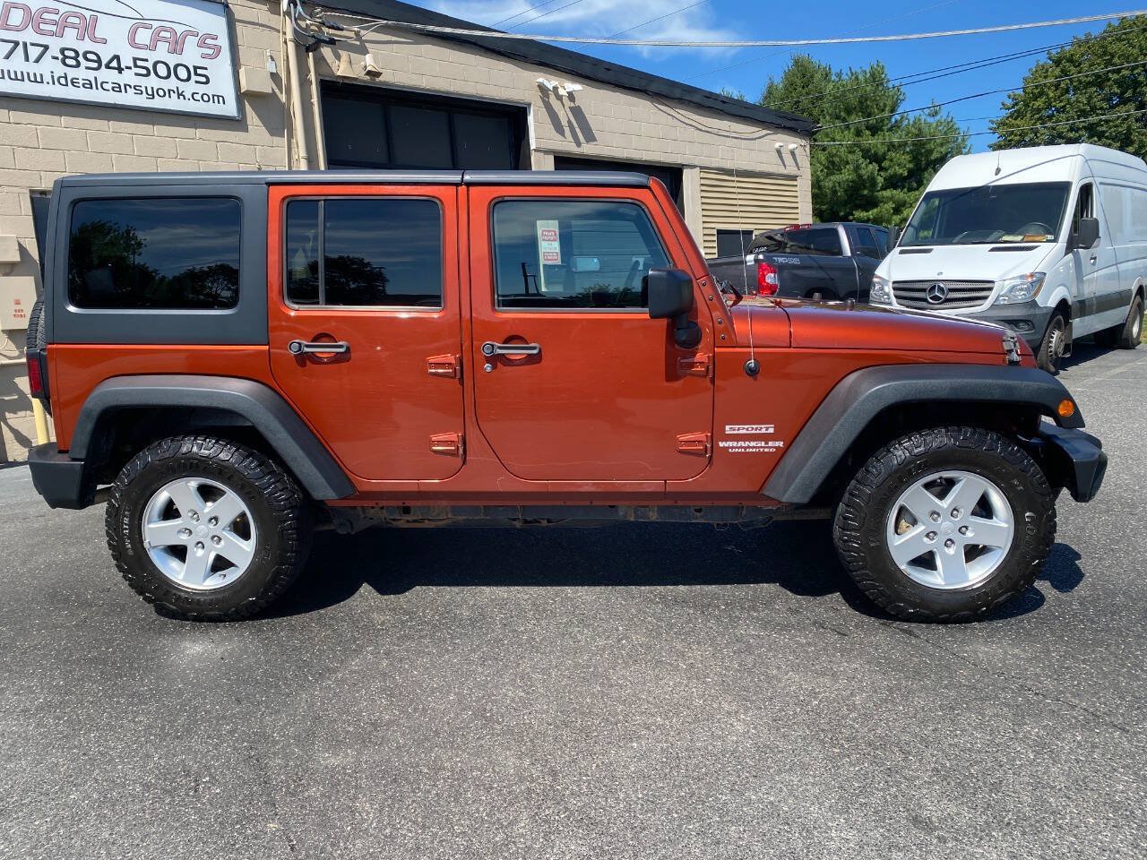Used 2014 Jeep Wrangler Unlimited Sport w/ Quick Order Package 24S AWD/4WD image 2