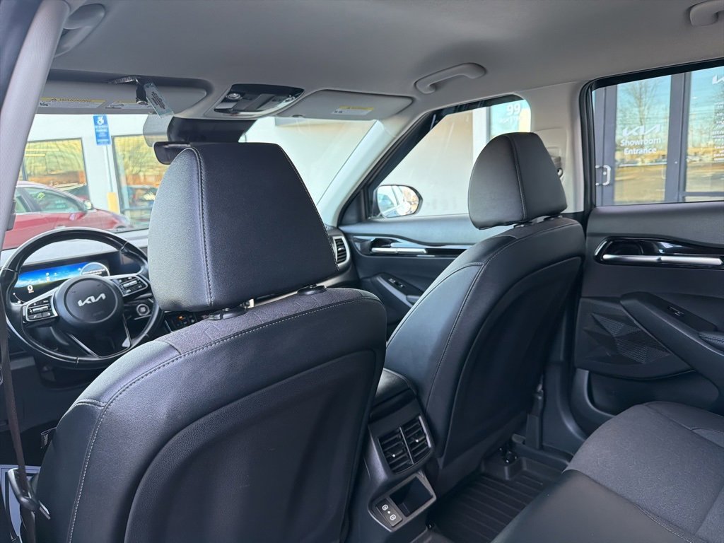 Certified 2024 Kia Seltos S image 21
