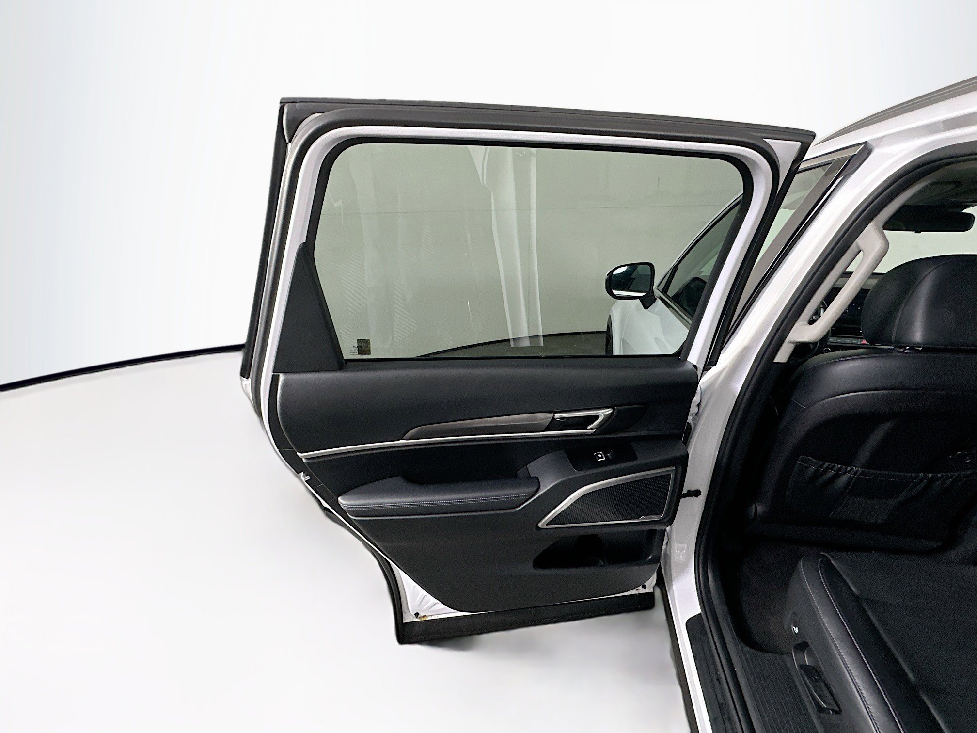 Used 2025 Kia Telluride S image 28