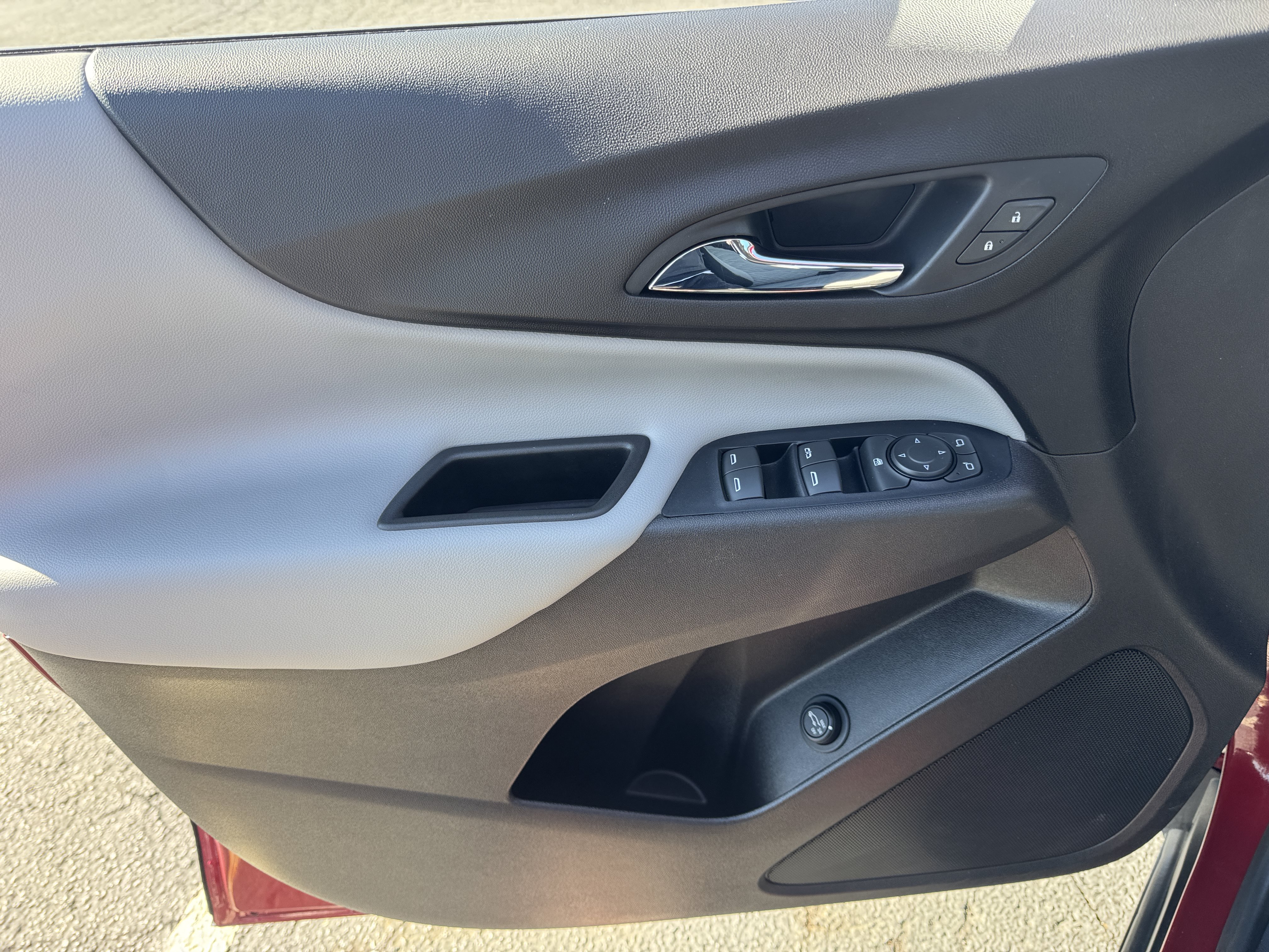 Used 2019 Chevrolet Equinox LT FWD image 17