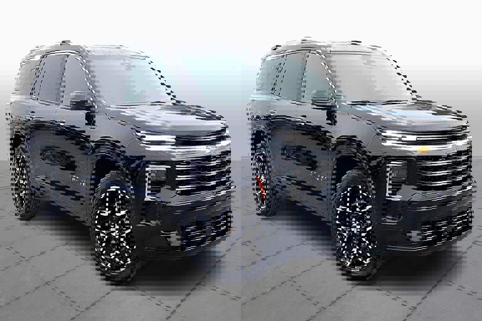 Used 2025 Chevrolet Traverse High Country image 3