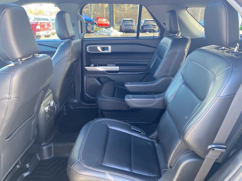 Used 2022 Ford Explorer XLT w/ Equipment Group 202A image 22