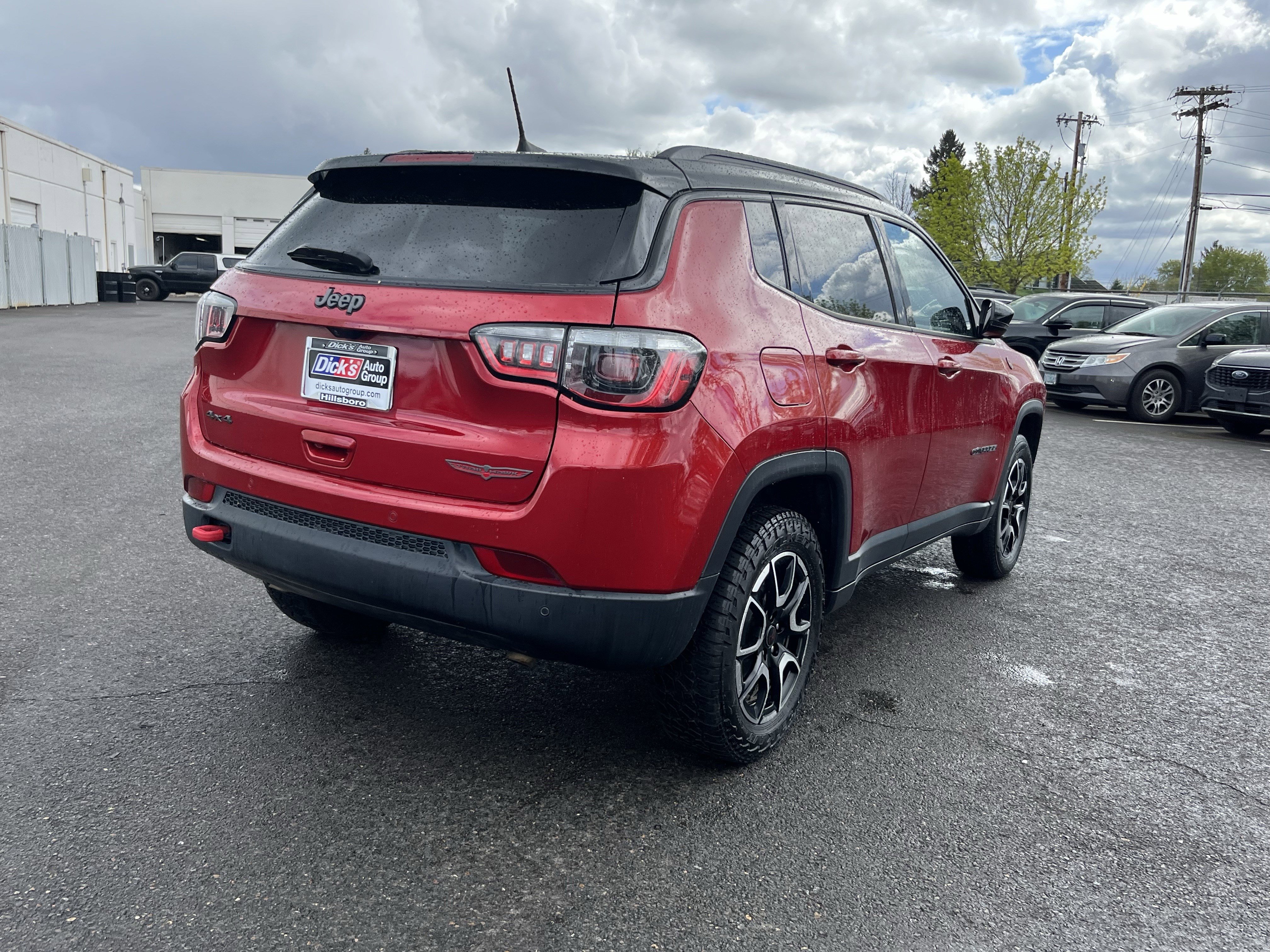 Used 2025 Jeep Compass Trailhawk AWD/4WD image 5