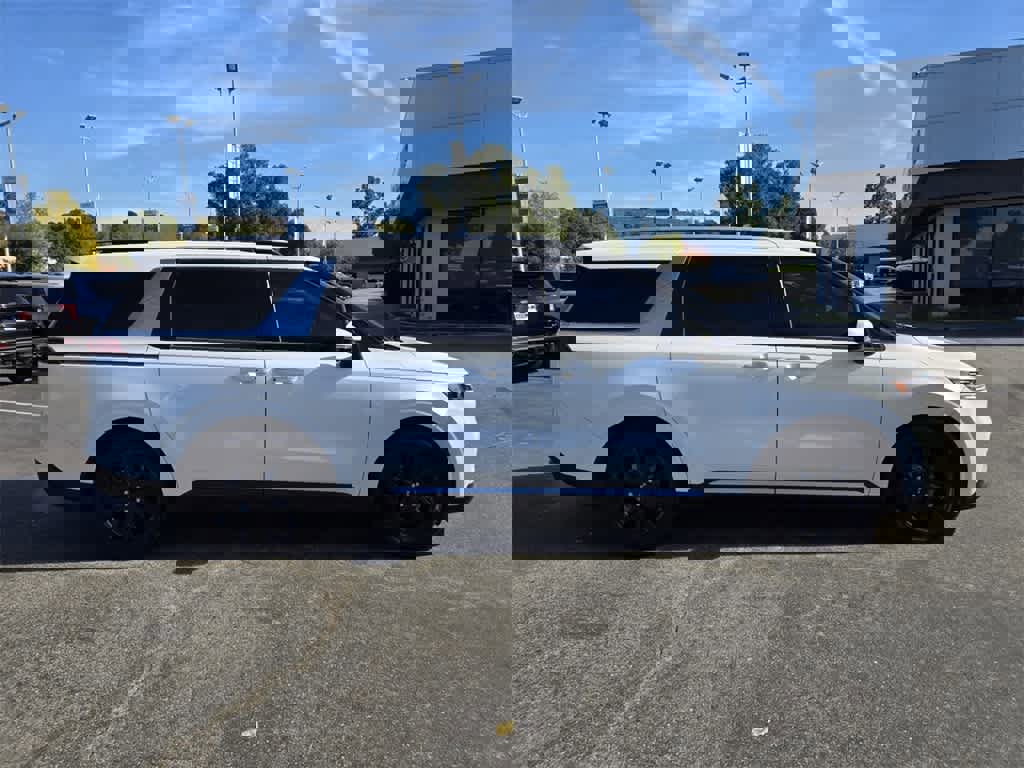 Used 2022 Kia Carnival SX image 7