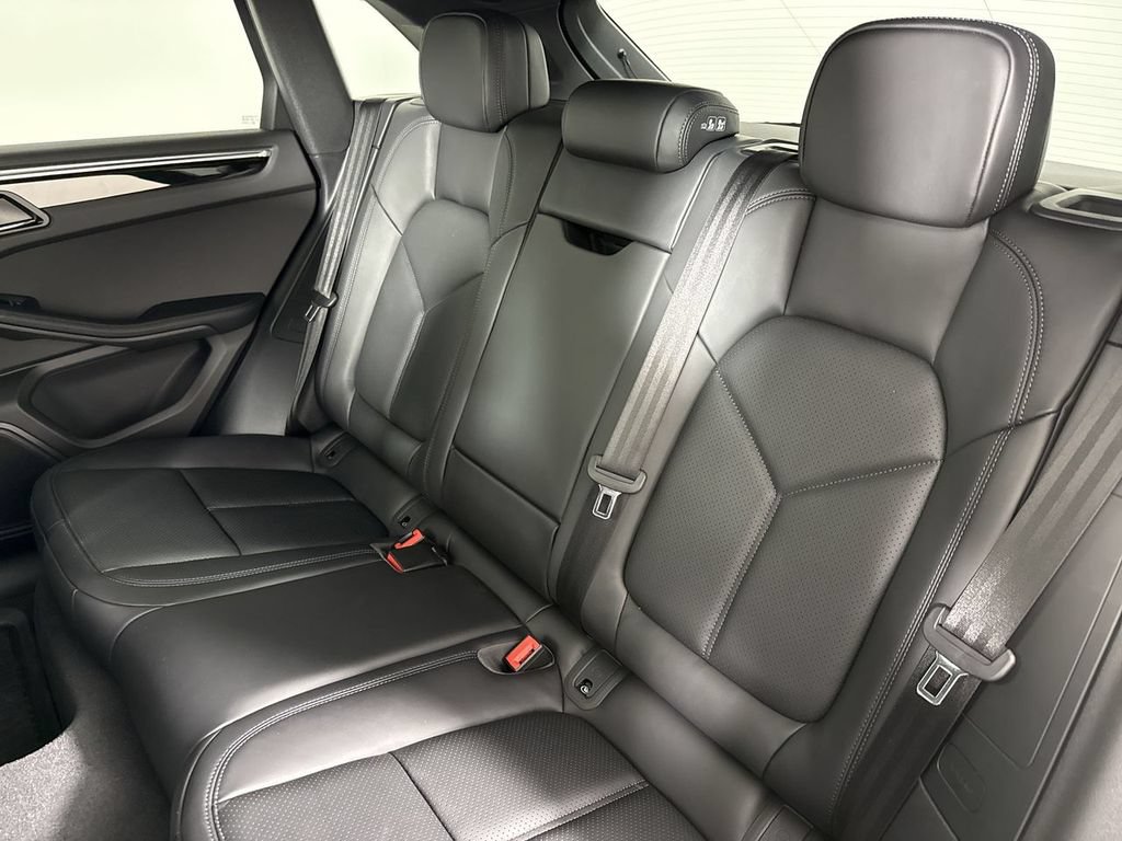 New 2026 Porsche Macan AWD/4WD image 22