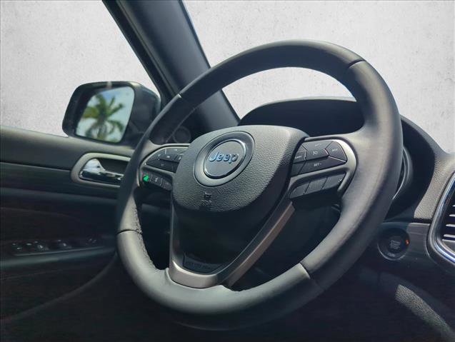 Used 2019 Jeep Grand Cherokee Laredo RWD image 27