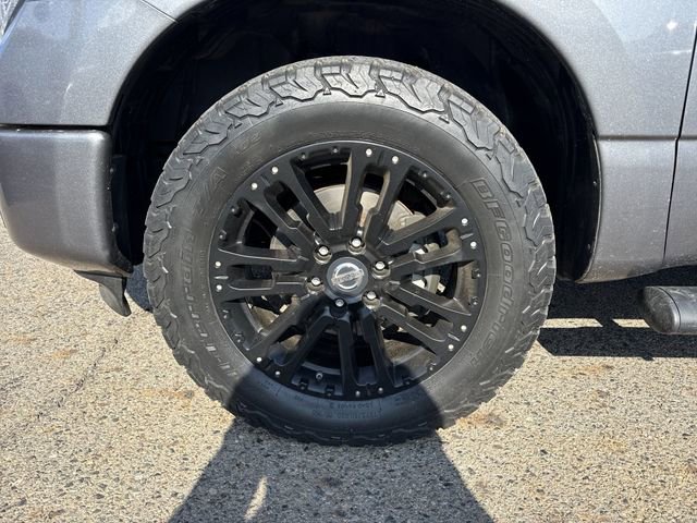 Used 2019 Nissan Titan SV w/ SV Convenience Package image 10