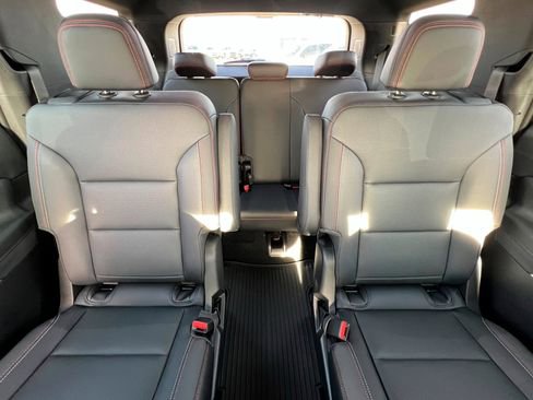 New 2026 Chevrolet Traverse Z71 image 16