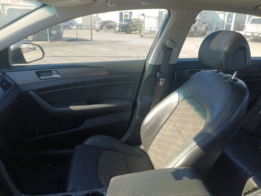 Used 2016 Hyundai Sonata Sport w/ Option Group 1V image 16