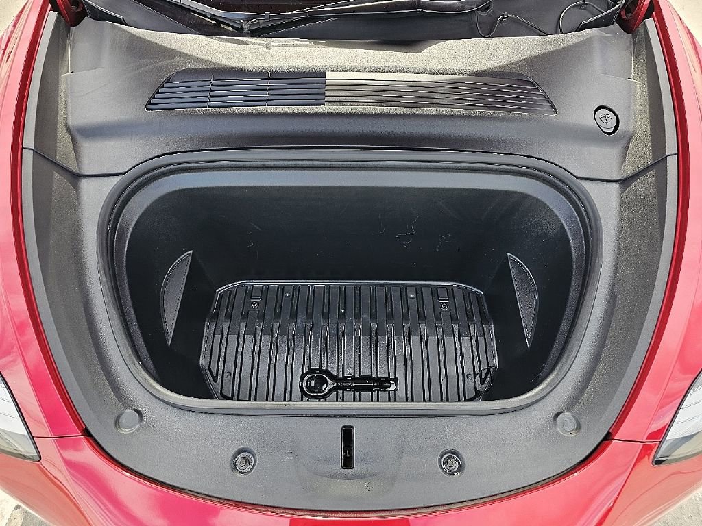 Used 2021 Tesla Model Y Long Range image 10