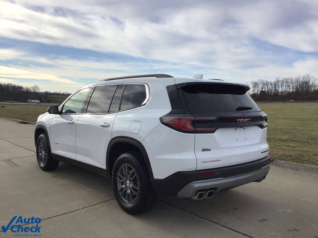Used 2025 GMC Acadia Elevation image 8