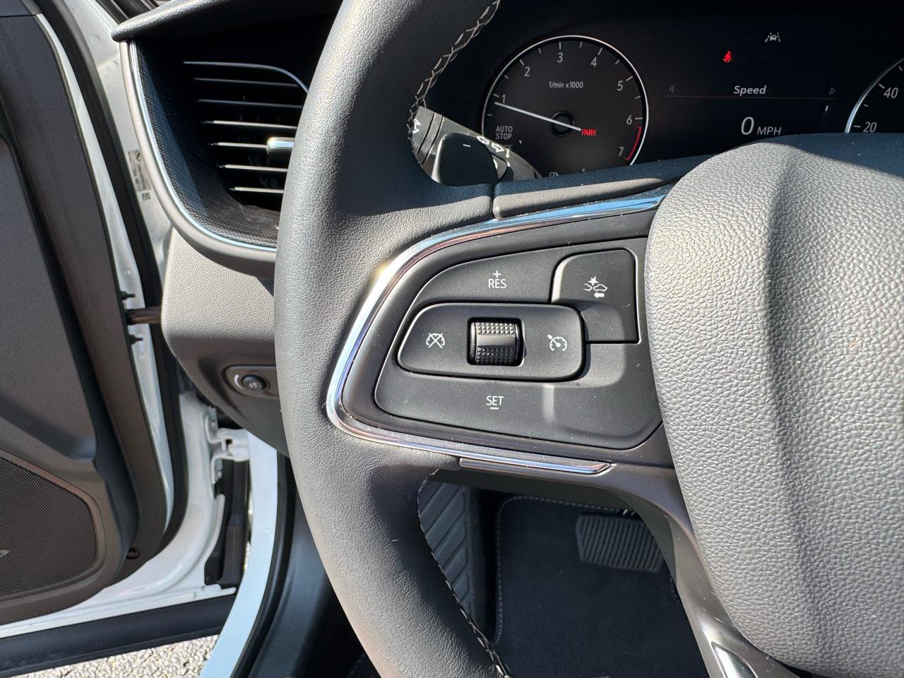 Used 2023 Buick Envision Preferred image 23