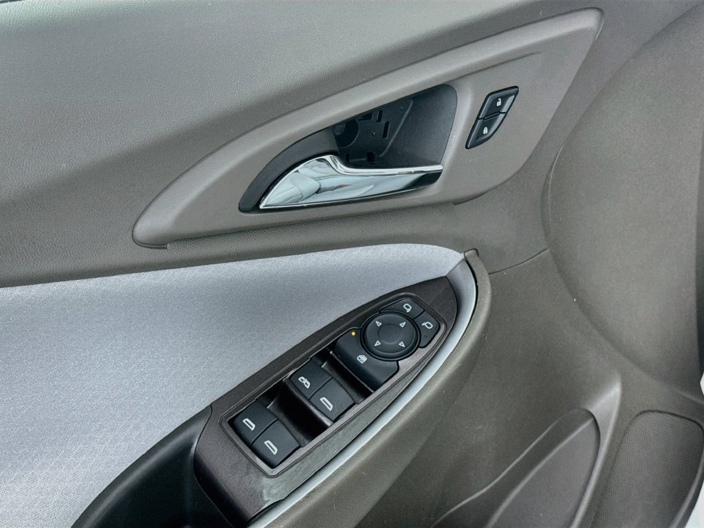 Used 2024 Chevrolet Malibu LT FWD image 18