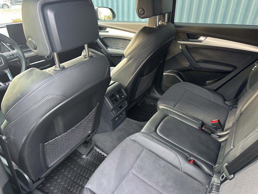 Used 2024 Audi Q5 e Premium Plus w/ Premium Plus Package image 16