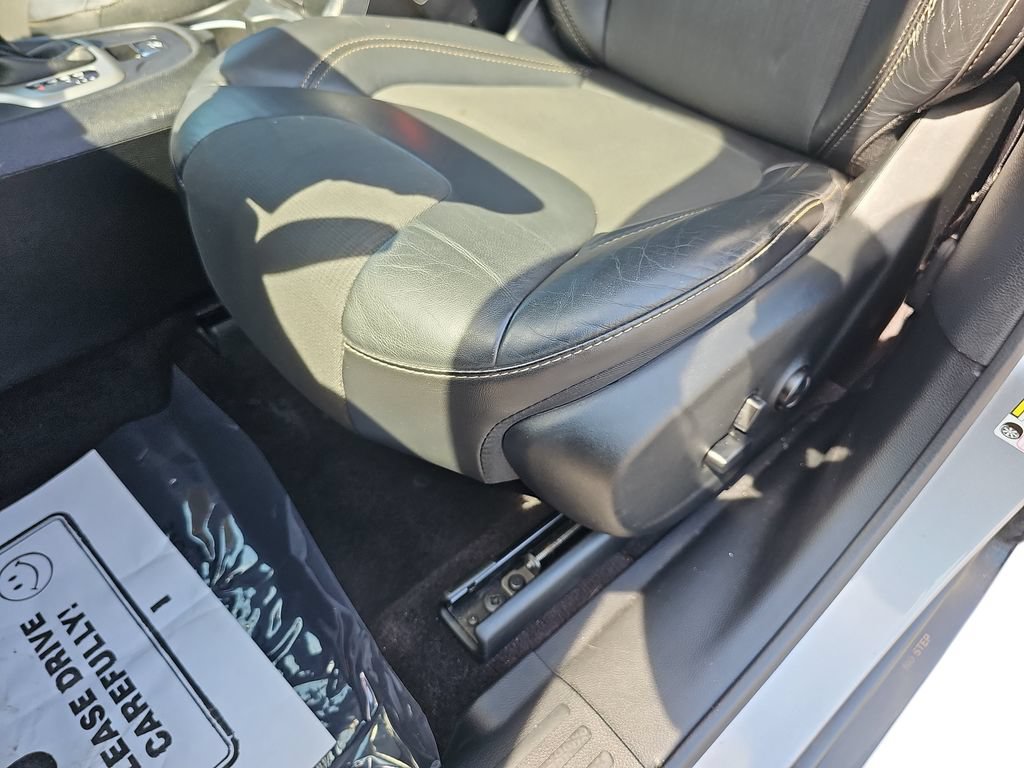 Used 2018 Jeep Cherokee Latitude Plus w/ Comfort/Convenience Group FWD image 27
