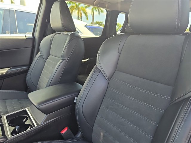 Used 2024 Mitsubishi Outlander SE image 19