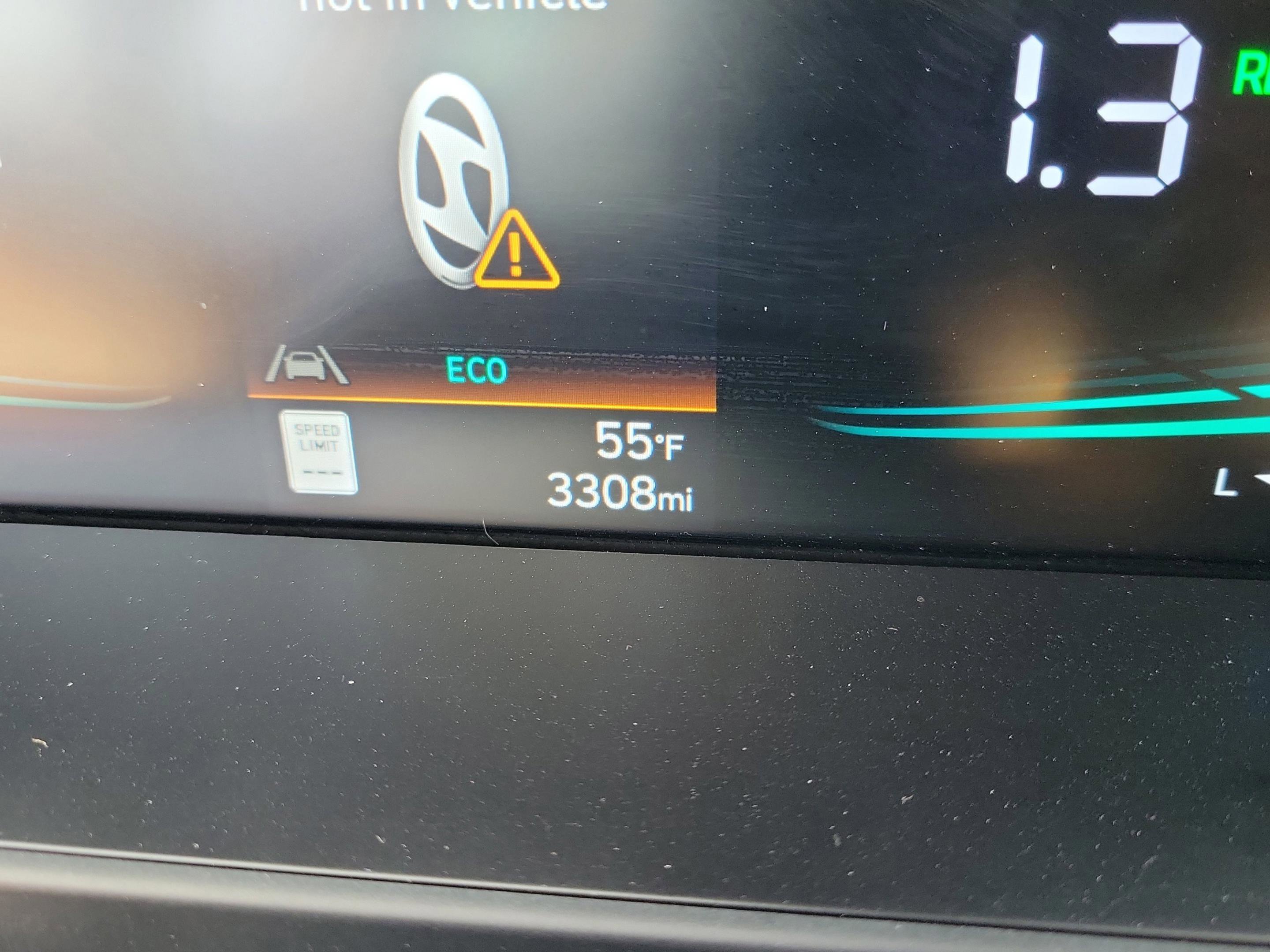 Used 2025 Hyundai Elantra Blue image 17