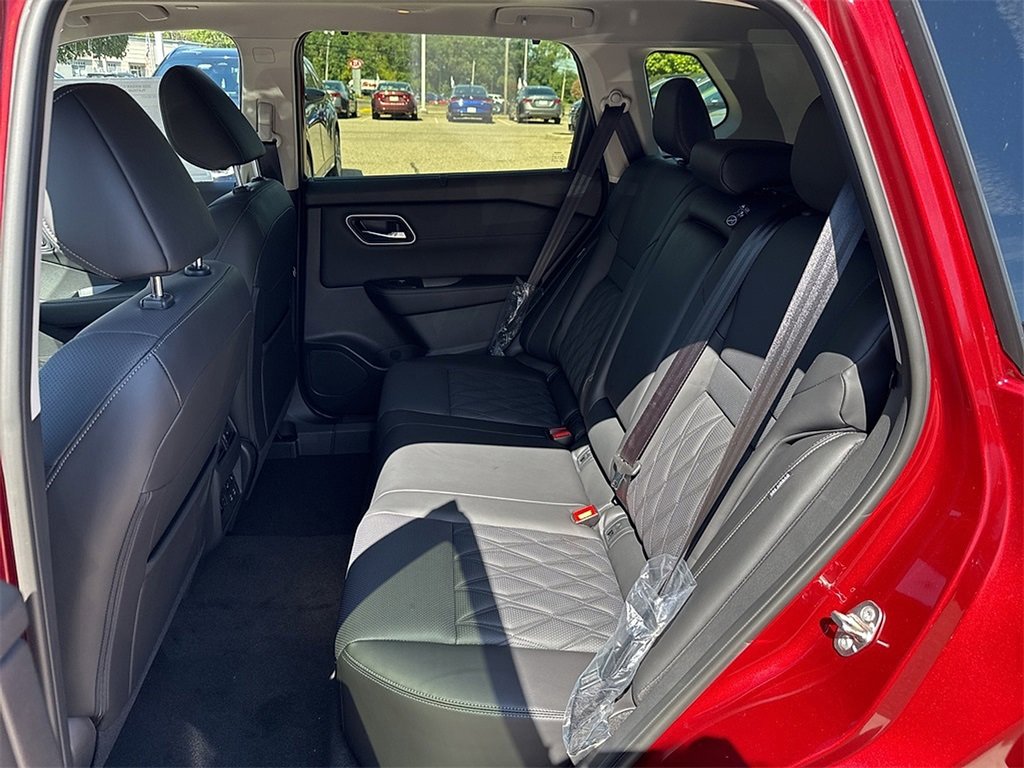 New 2026 Nissan Rogue Platinum image 13
