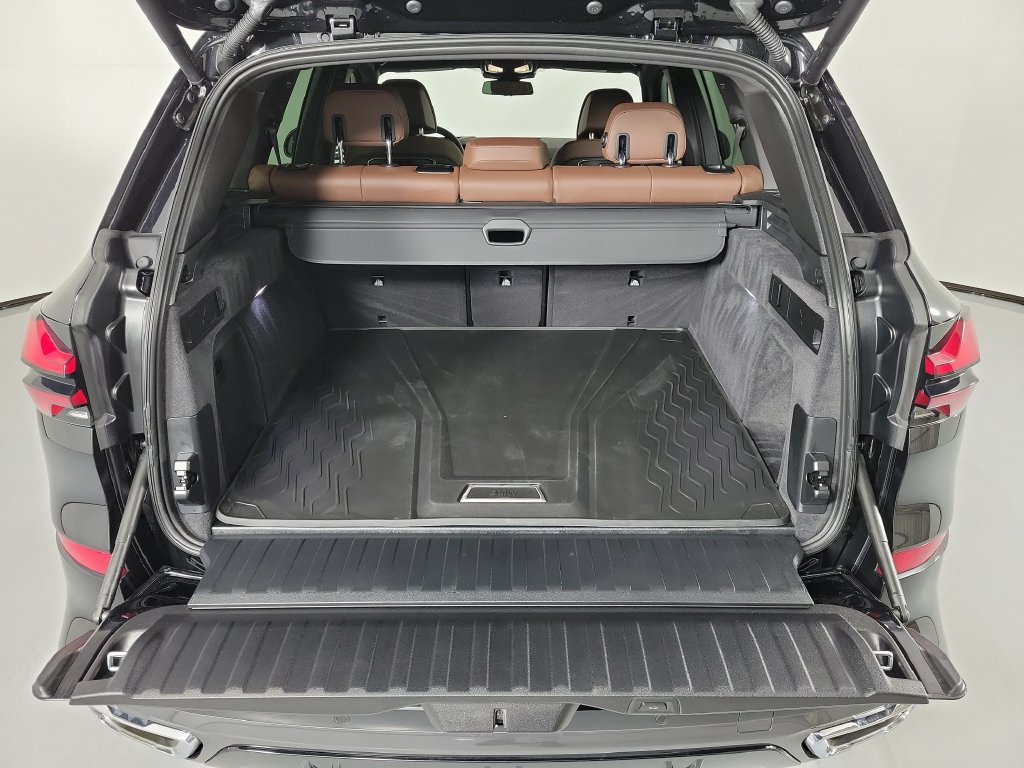 Used 2025 BMW X5 sDrive40i w/ M Sport Package RWD image 9