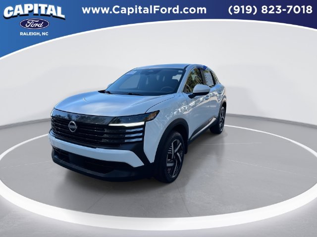 Used 2025 Nissan Kicks SV FWD image 4