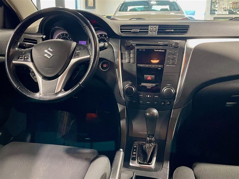 Used 2011 Suzuki Kizashi Sport GTS image 14