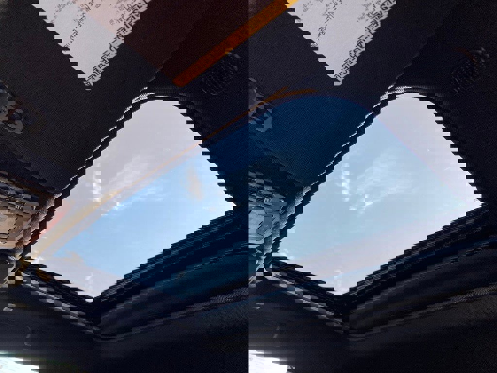 Certified 2025 Toyota Sienna XSE image 14