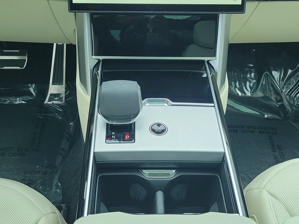 Certified 2025 Land Rover Range Rover SE AWD/4WD image 20
