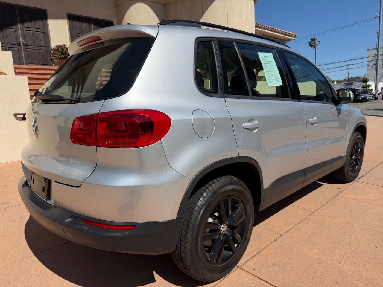 Used 2015 Volkswagen Tiguan S image 4