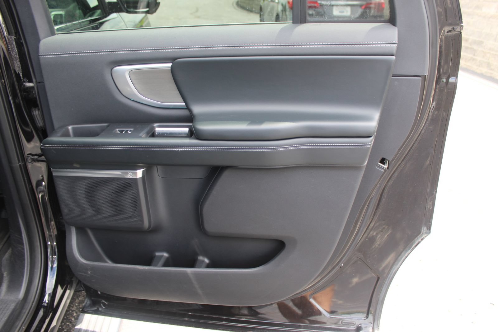 Used 2025 Ford Expedition Max Platinum AWD/4WD image 13