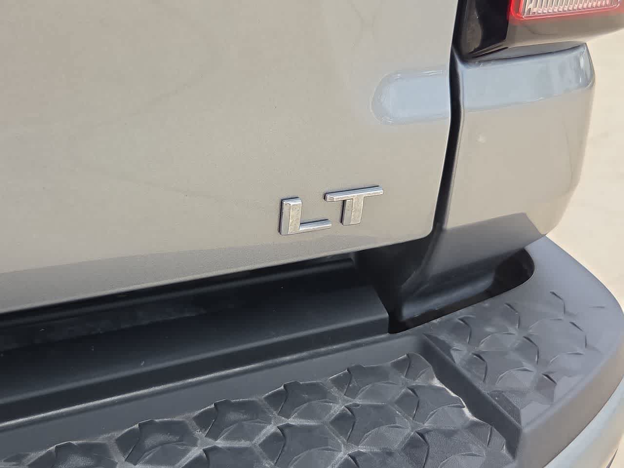 Used 2024 Chevrolet Colorado LT w/ Advanced Trailering Package AWD/4WD image 15