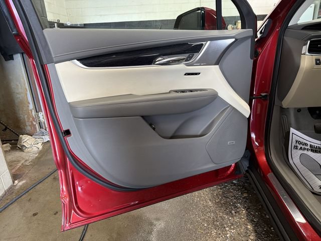 Used 2023 Cadillac XT6 Premium Luxury w/ LPO, Floor Liner Package AWD/4WD image 13