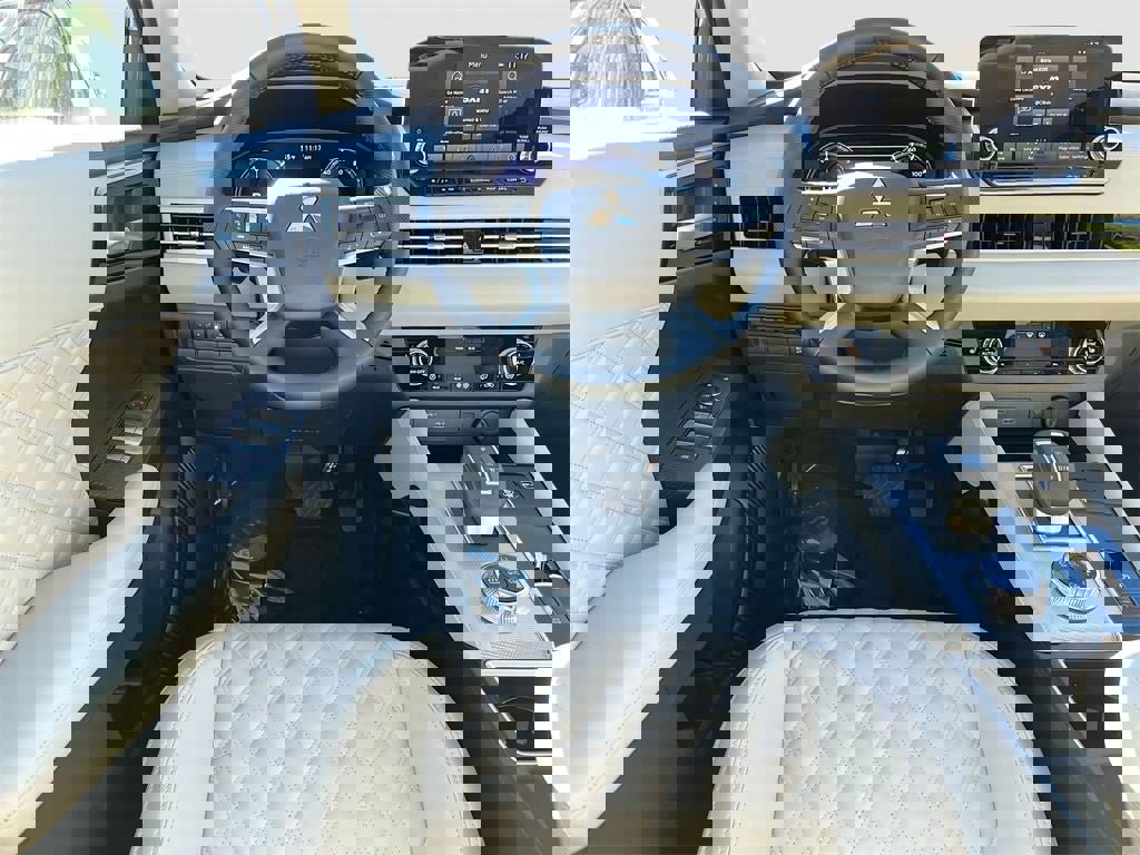 New 2025 Mitsubishi Outlander SEL image 25