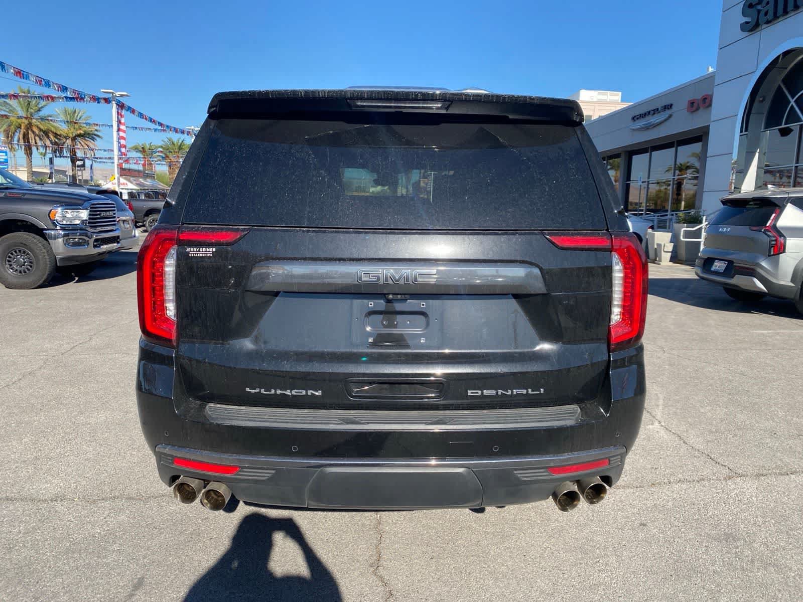 Used 2024 GMC Yukon Denali Ultimate AWD/4WD image 7