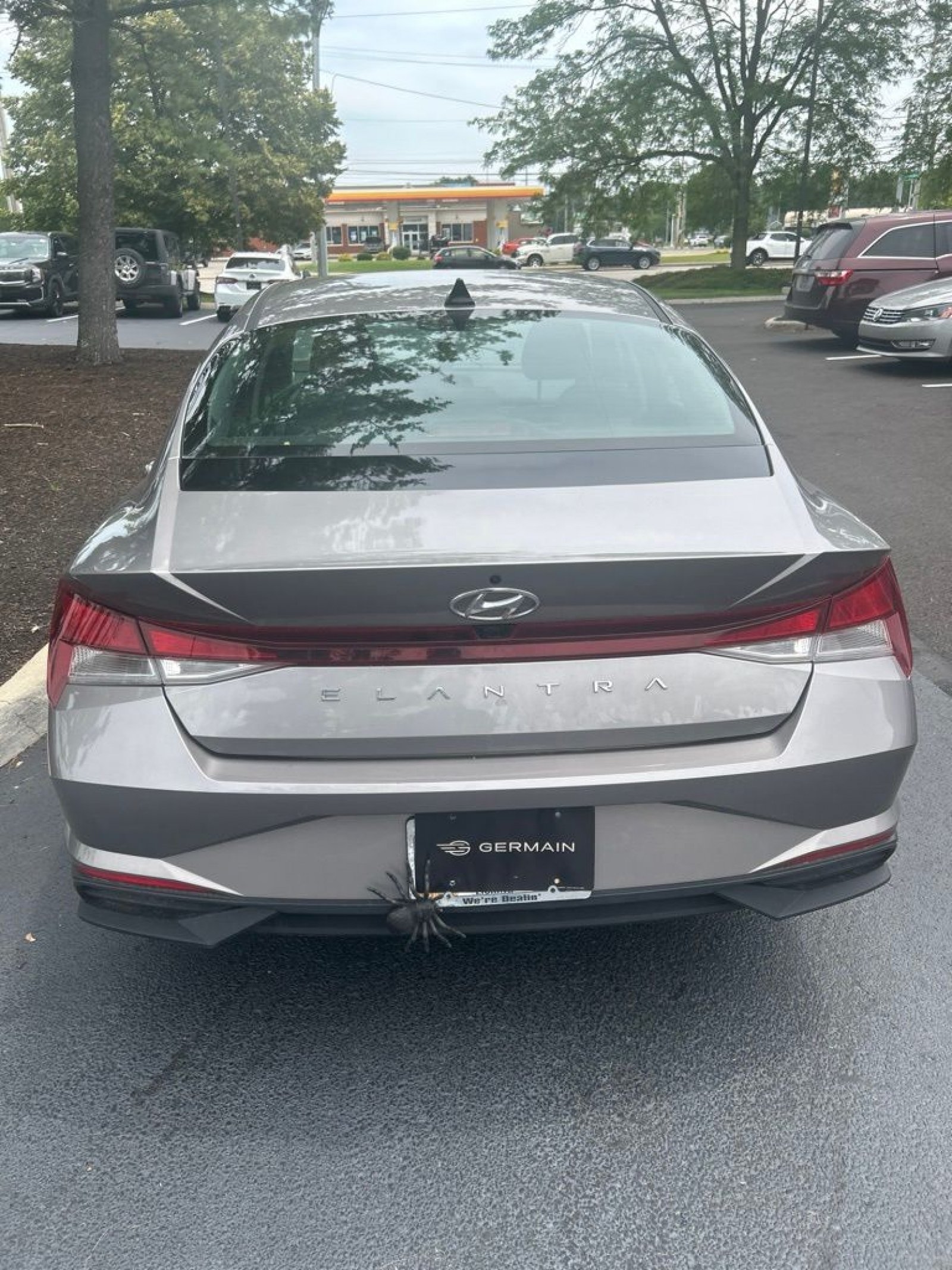 Used 2023 Hyundai Elantra SEL w/ Convenience Package FWD image 4