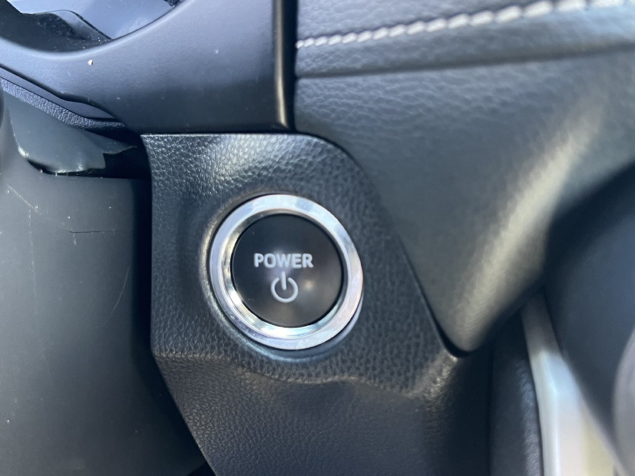 Used 2025 Toyota RAV4 XLE AWD/4WD image 19