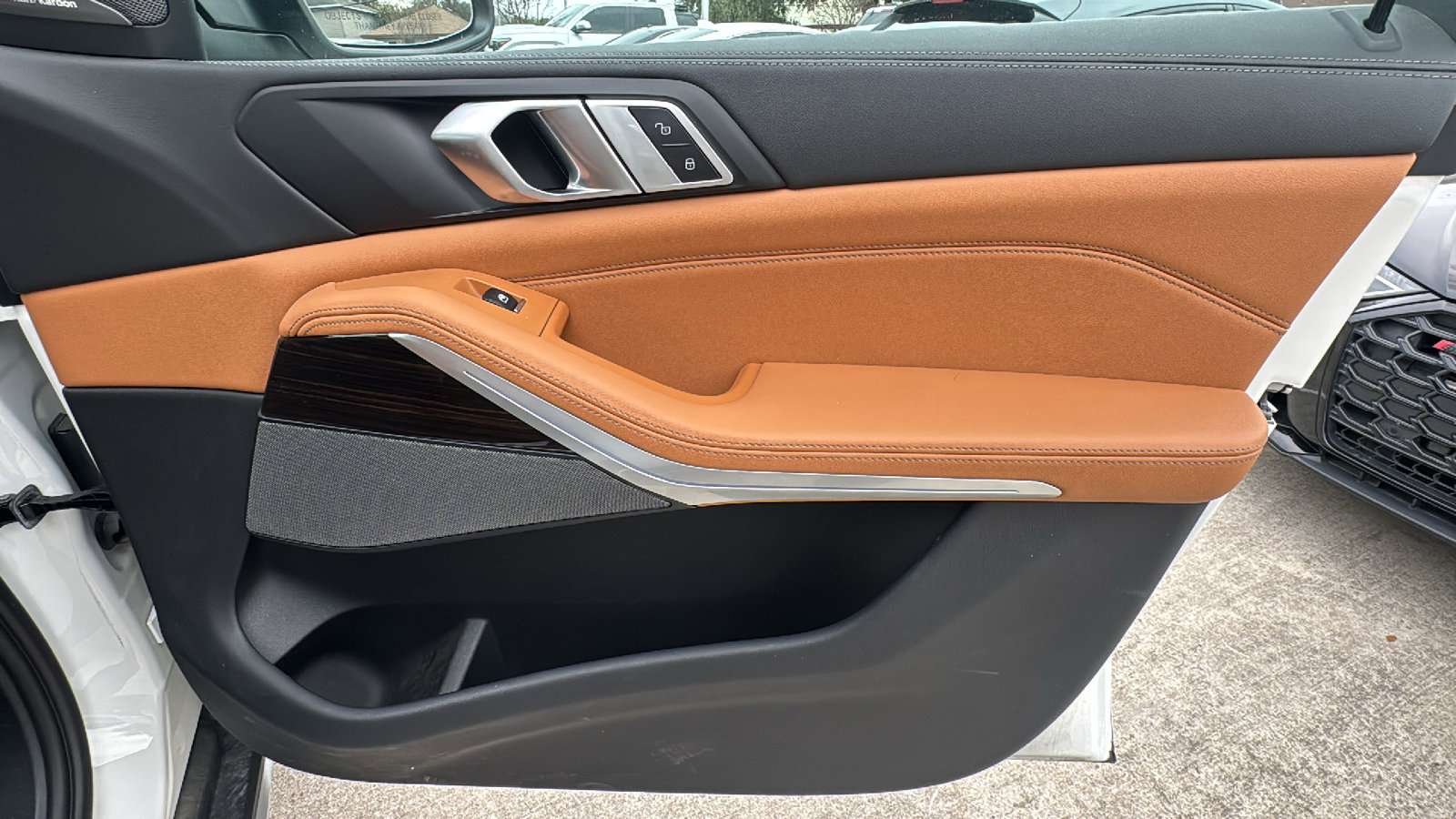 Used 2024 BMW X5 xDrive40i w/ Premium Package image 30