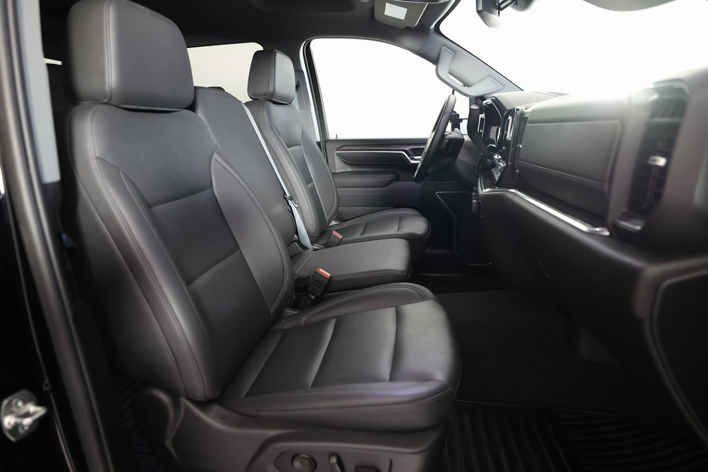 Used 2025 Chevrolet Silverado 3500 LTZ image 12