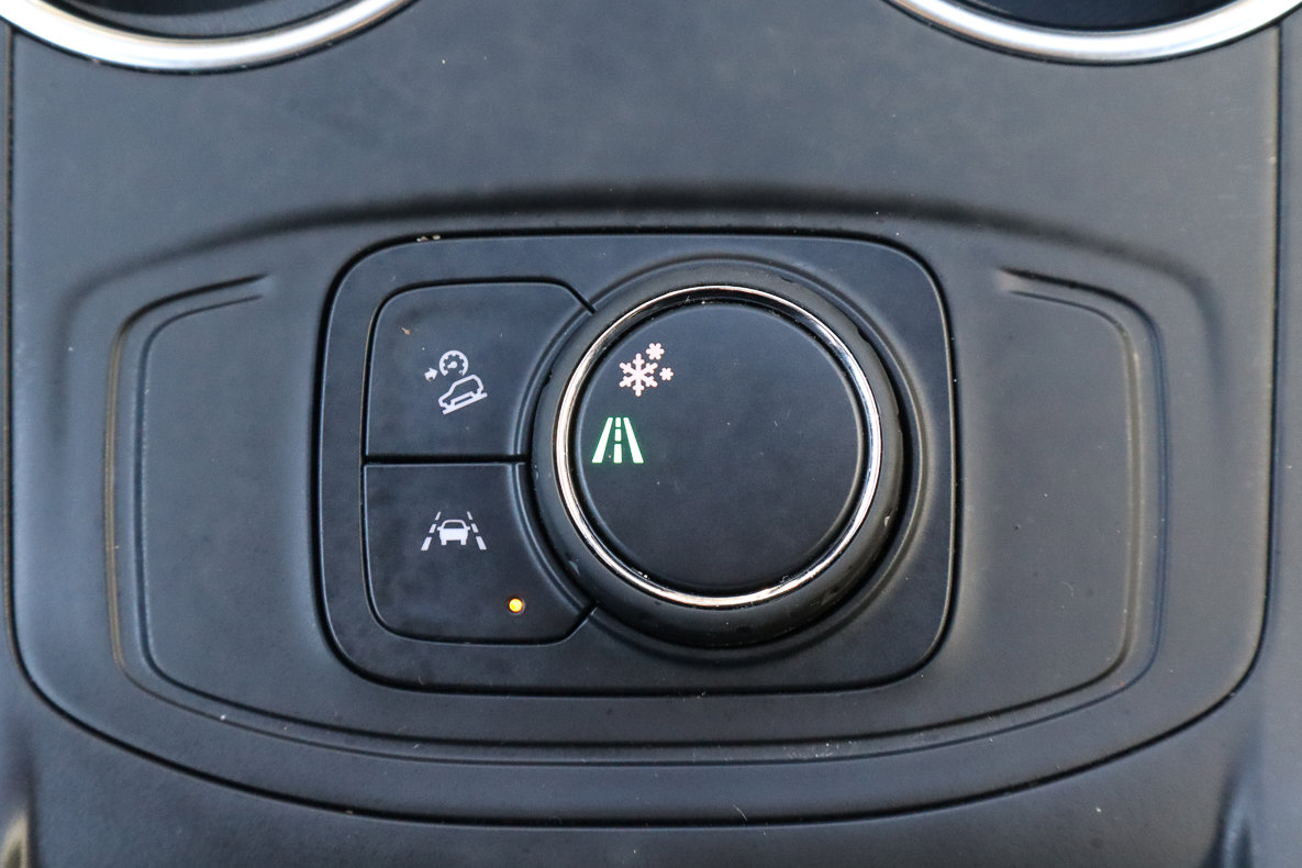 Used 2024 GMC Terrain SLE image 11