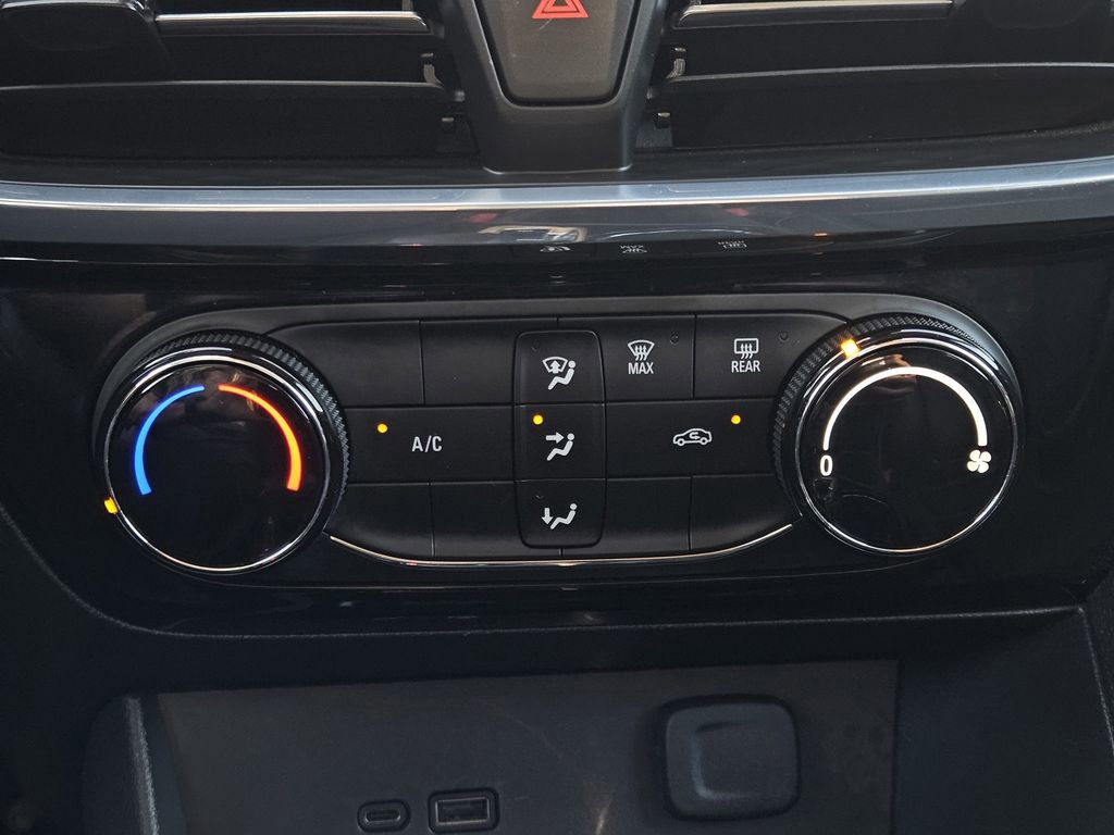 Used 2024 Buick Encore GX Sport Touring image 24