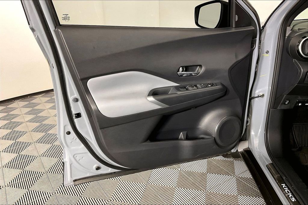 Used 2024 Nissan Kicks SR w/ SR Premium Package image 24